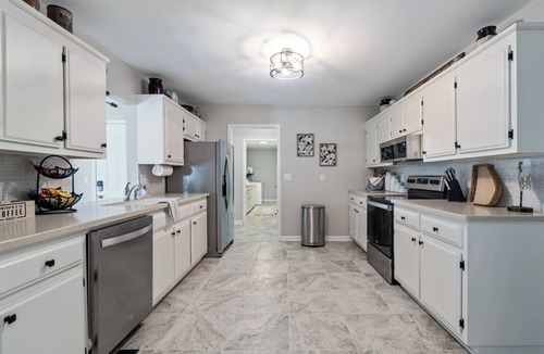 Cartersville Cottage | Decked Out Getaway Pine MTN Trail, Pet Friendly