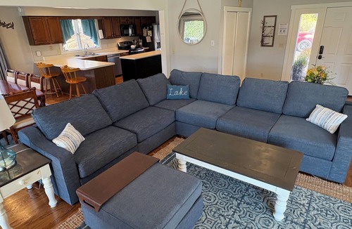 Huddleston House | Deep Water/Mountain View Waterfront/3 King Beds/Kayaks, SUP