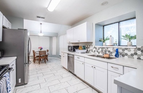 Northeast Carrollton House | Deevine Homes - Private Bedroom with Shared Bathroom (2)