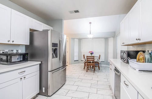 Northeast Carrollton House | Deevine Homes - Private Bedrooms with Shared Bathroom