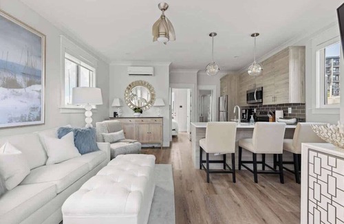 River District Boat Rental | Delight at The Cove Riverwalk Villas
