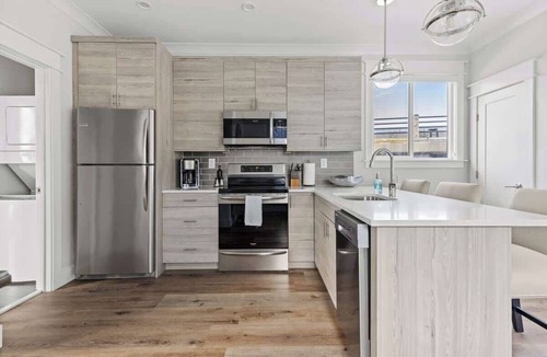 River District Boat Rental | Delight at The Cove Riverwalk Villas