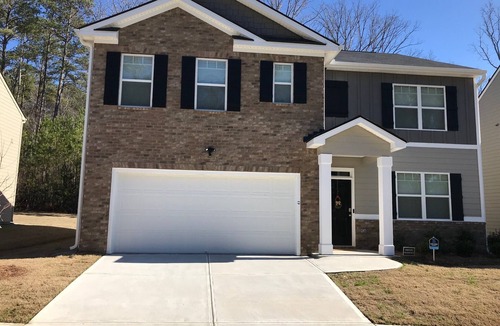Lithonia House | Delight in the unexpected premium stays close to mall and Arabia hiking trails