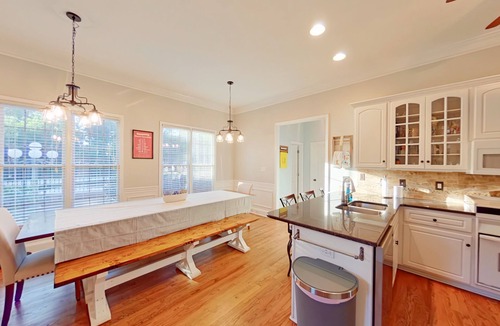 Evans House | Delightful 4-bedrooms master rental in charming Evans
