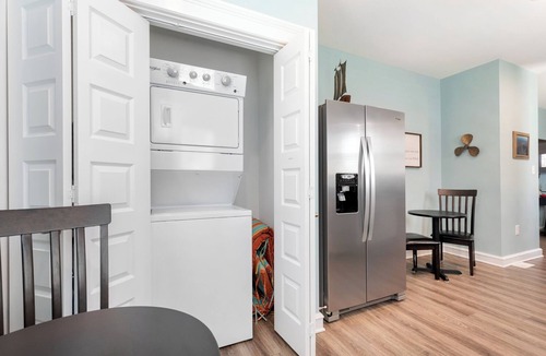 Deltaville House | Deltaville 2BR Retreat, Walk to Museum, Boat Parking