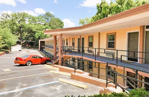 Governor's Walk Apartment | Deluxe 2 Full Beds Non Smoking