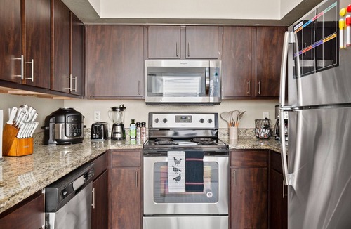 Wells Branch Apartment | Deluxe 2BR Apartment w/ balcony on-site gym & pool