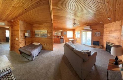 Alger Cabin | Deluxe Cabin (PF)(Accessible)
