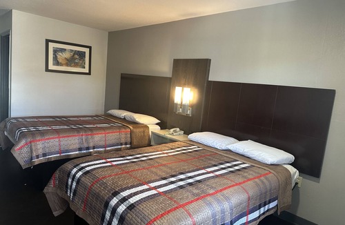 Augusta Hotel | Deluxe INN Augusta