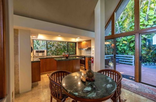 Haiku House | Deluxe Jasmine Suite on lush farm in Haiku, Maui with Private Hot Tub