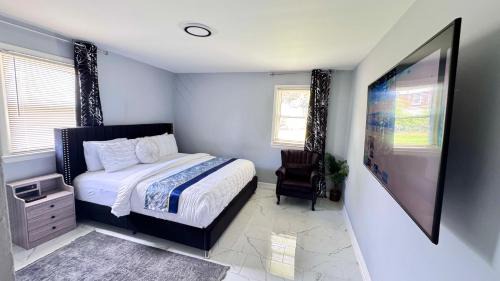 Landover House | Deluxe Joy