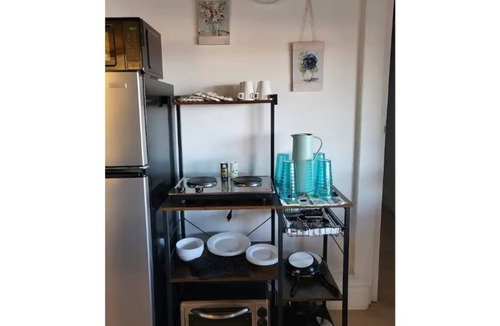 Laguna Park Apartment | Derekville #6 - Private Unit - Gated Pool