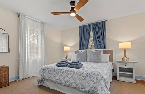 Georgetown House | Designer Cottage in Historic Willowbank