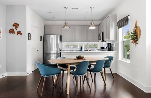 Govalle House | Designer East Austin Retreat by Barclé