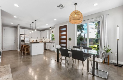 Holly House | Designer Eastside Austin Oasis - Chef's Kitchen & Private Yard with BBQ near Downtown