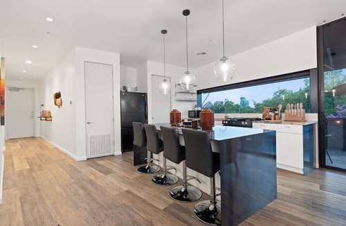 Central East Austin Condo | Designer Penthouse Suite, East Downtown Austin