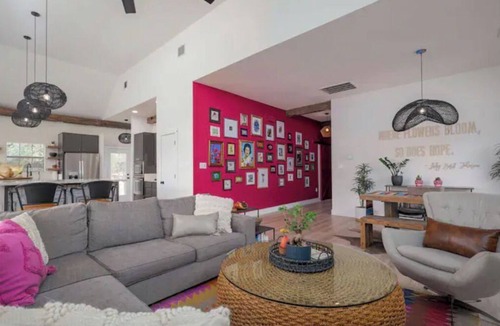 Henly House | Designer TX Hill Country Ranch -Chillaxin Vibes & Views, Family & Fido Friendly