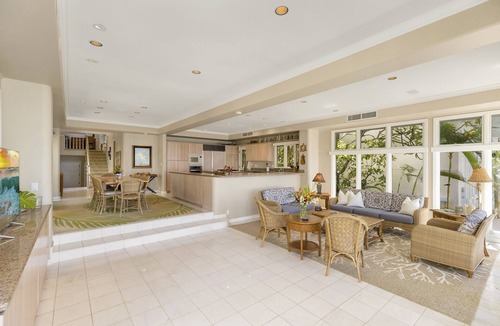 Diamond Head - Kapahulu - St. Louis House | Diamond Head Surf House: Gold Coast Oceanfront Home w/AC & Gorgeous Views