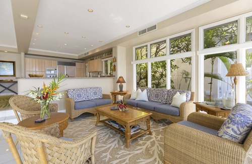 Diamond Head - Kapahulu - St. Louis House | Diamond Head Surf House: Gold Coast Oceanfront Home w/AC & Gorgeous Views