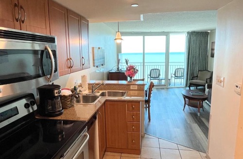 Downtown Myrtle Beach Apartment | Direct Oceanfront Condos with Best Water Facilities in Sandy Beach Resort