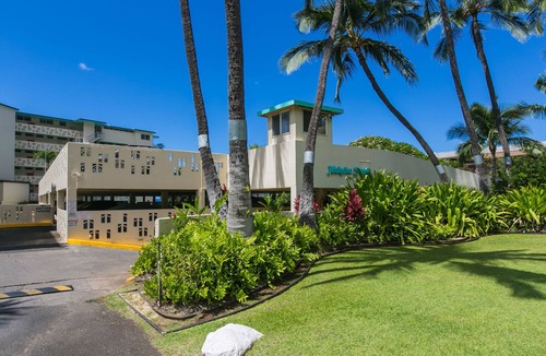 Makaha Apartment | Direct Oceanfront, Great Surfing, A/C