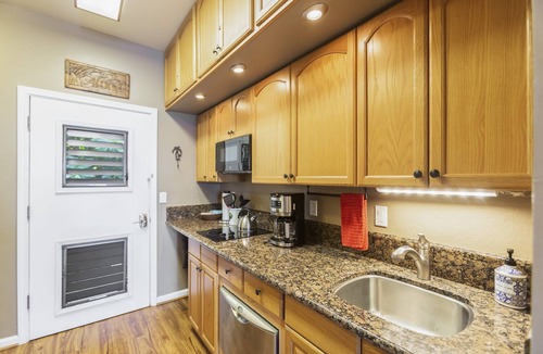 Kahana Apartment | Direct Oceanfront Maui Studio,Romantic,Breathtaking View from Huge Private Lanai