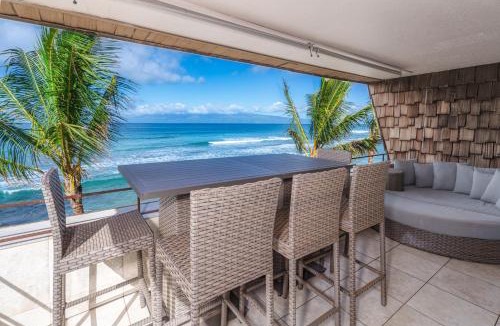 Honokowai House | Direct Oceanfront Penthouse