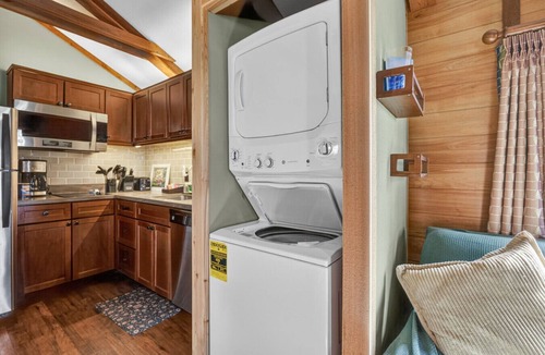 Irwinville Cabin | Disney Fort Wilderness Cabin – The Pioneer (Close to I-75)