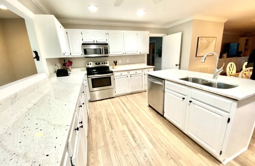 Sullivan's Island House | "Doc's Beach House" Just Across from the Ocean on Sullivan's! Great Ocean Views!