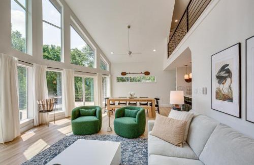 Malakoff House | Dock & Fire Pit: Cedar Creek Lakefront Retreat!