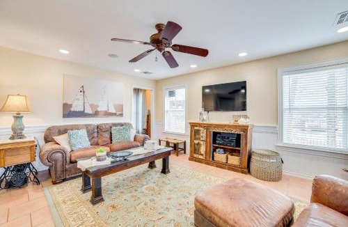 Enchanted Oaks House | Dock & Lake Access: Gem on Cedar Creek Reservoir