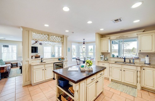 Enchanted Oaks House | Dock & Lake Access: Gem on Cedar Creek Reservoir