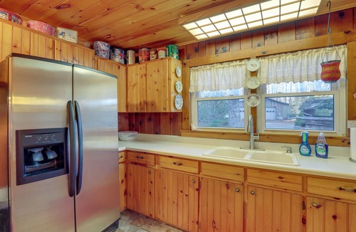 Burnsville Cottage | Dog-friendly Burnsville Home w/Patio & Trails!