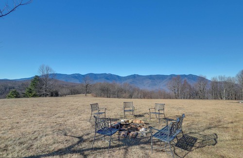Burnsville Cottage | Dog-friendly Burnsville Cabin Rental Near Hiking!