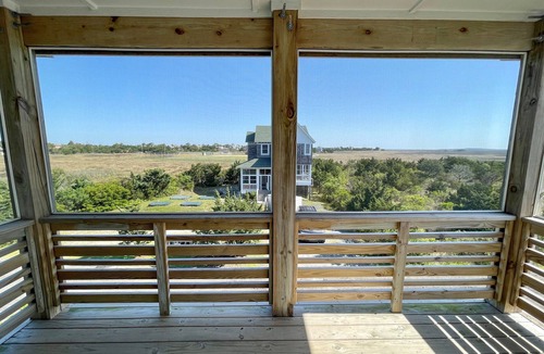 Ocracoke House | Dog Friendly close to Ocracoke's beaches, screened porch, deck views