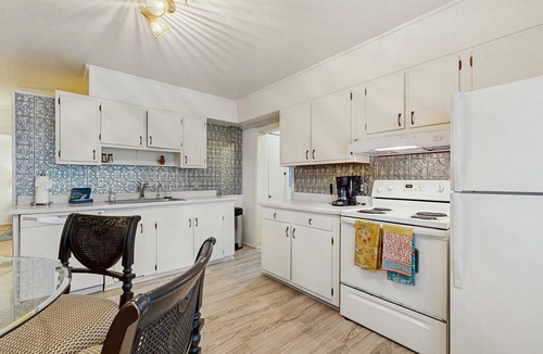 Horse Shoe House | Dog-friendly farm cottage with patio, walk to dining & Ecusta Trail, ac