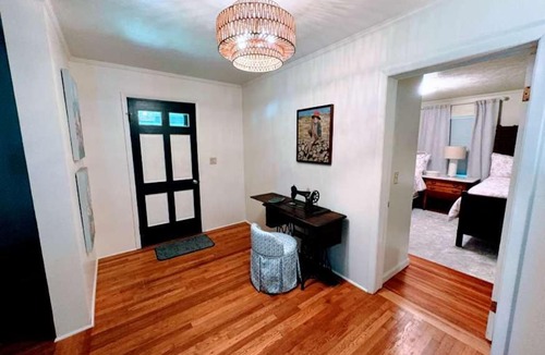 Horse Shoe House | Dog-friendly farm cottage with patio walk to dining & Ecusta Trail ac