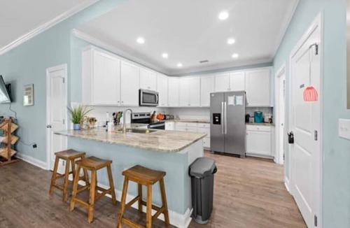 Crescent Beach House | Dog friendly, no pet fee! 4bd home w/private pool.