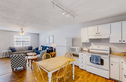 Crescent Beach House | Dog-friendly cottage with full kitchen, central AC, & washer/dryer
