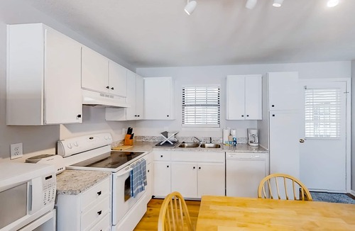 Crescent Beach House | Dog-friendly cottage with full kitchen, central AC, & washer/dryer