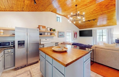Granite Shoals House | Dog-friendly waterfront home with dock, grill, water views, patio, washer/dryer