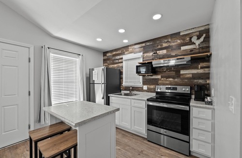 Reidsville Apartment | "Dogwood" Cottage Reidsville Georgia