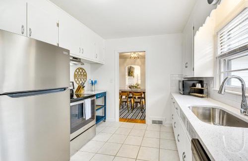 High Point House | 'Dogwood Cottage' w/Fireplace: 1 Mi to University