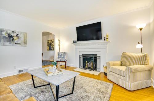 High Point House | 'Dogwood Cottage' w/Fireplace: 1 Mi to University
