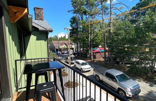 Blowing Rock House | Dogwood on Main St, Downtown Blowing Rock, Balcony, Parking