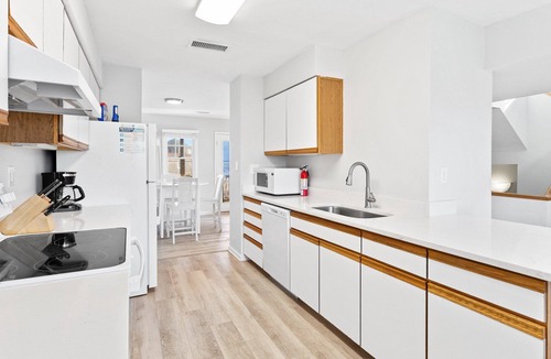 Buxton House | Dolphin: Dog-Friendly Buxton Beach Retreat