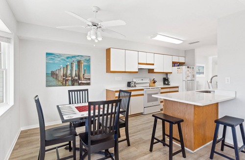 Buxton House | Dolphin: Dog-Friendly Buxton Beach Retreat