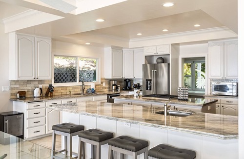 Kailua-Kona House | Dolphin Manor: Stunning Oceanfront Home w/Pool, Spa, A/C, Private Lanai