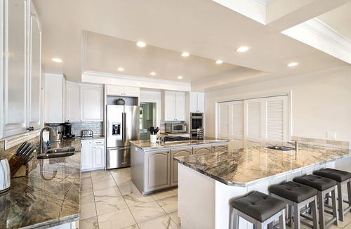Kailua-Kona House | Dolphin Manor: Stunning Oceanfront Home w/Pool, Spa, A/C, Private Lanai