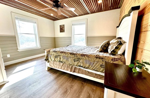 Telegraph House | Double T Ranch House